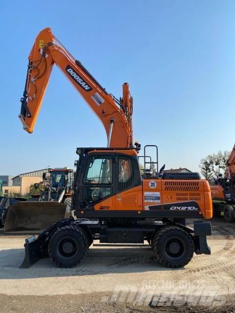 Doosan DX 210 W Bageri na kotačima