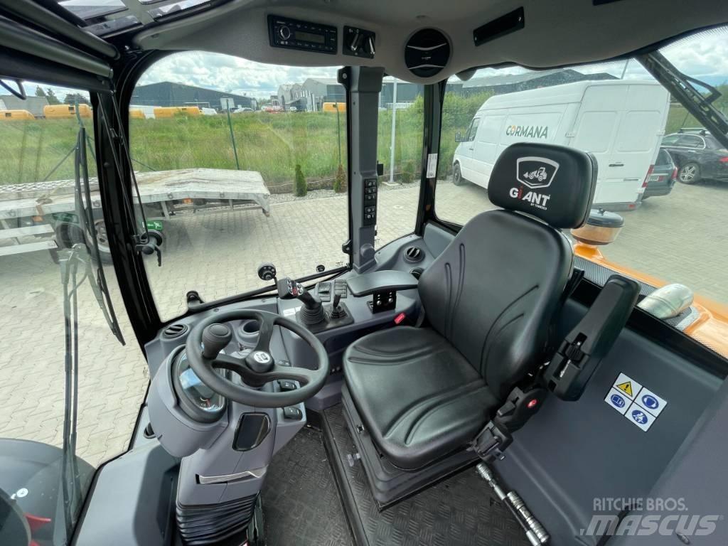 GiANT g5000 Višenamjenski utovarivači