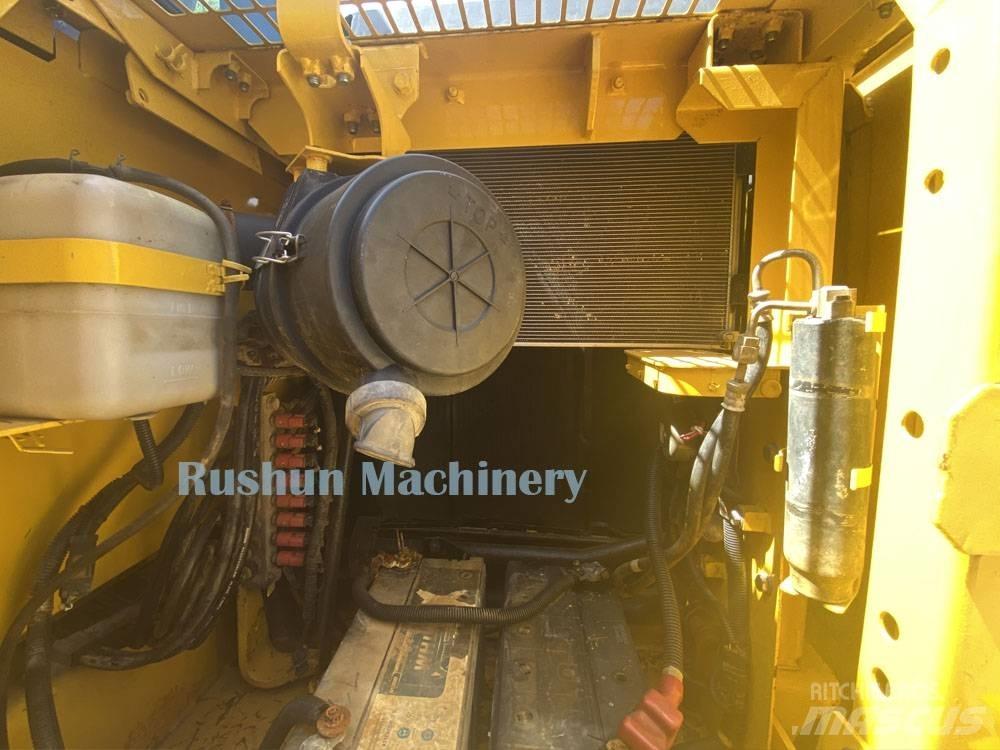 Komatsu PC 130 Bageri gusjeničari