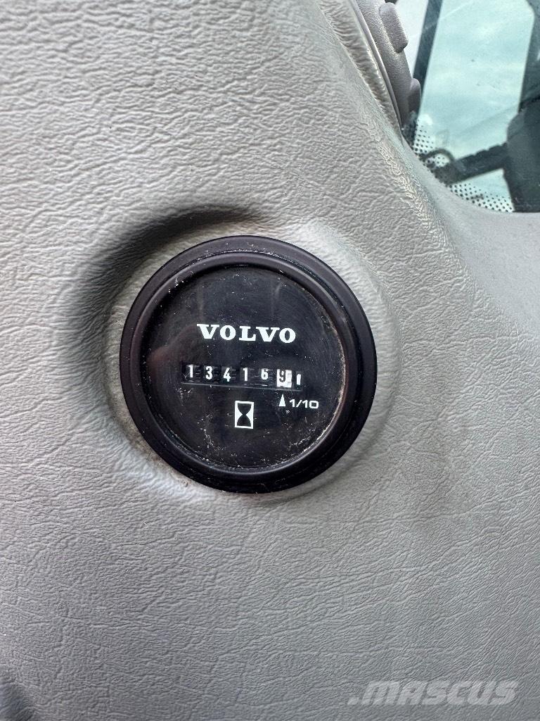 Volvo EC 250 EL Bageri gusjeničari