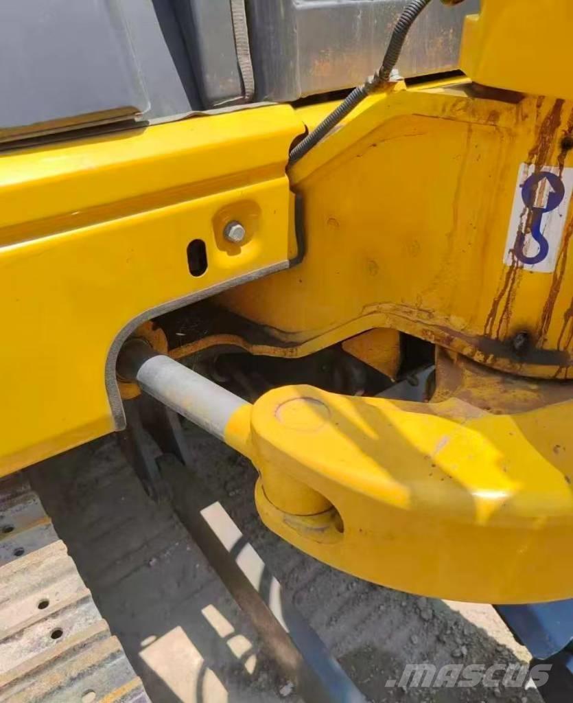 Komatsu PC 40 Mini bageri <7t