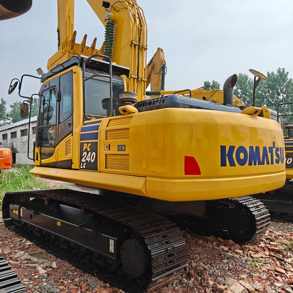Komatsu 240-8 Bageri gusjeničari