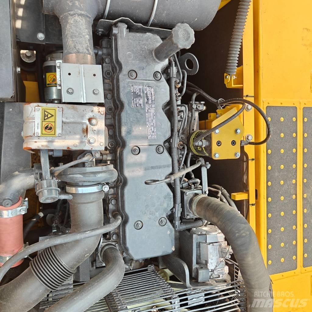 Komatsu 240-8 Bageri gusjeničari