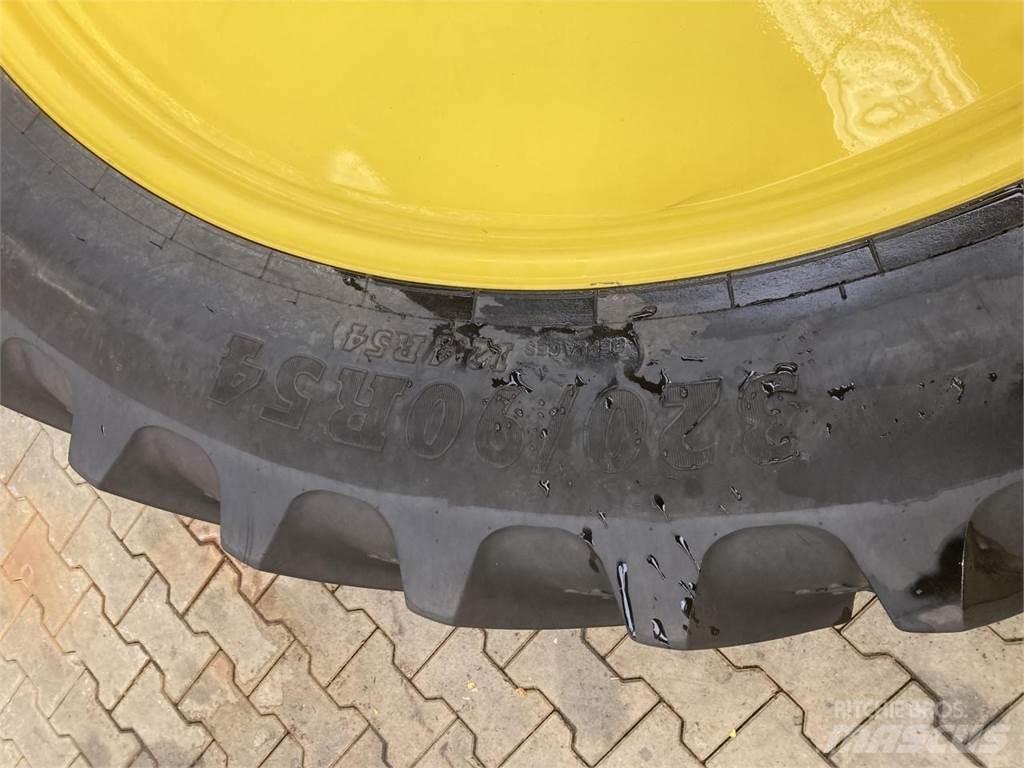 BKT 320/90R54 Gume, kotači i naplatci