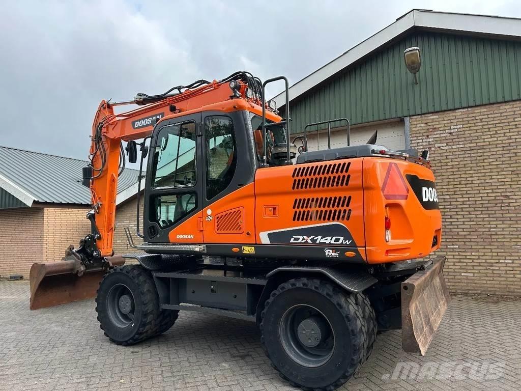 Doosan DX140W-5 Bageri na kotačima