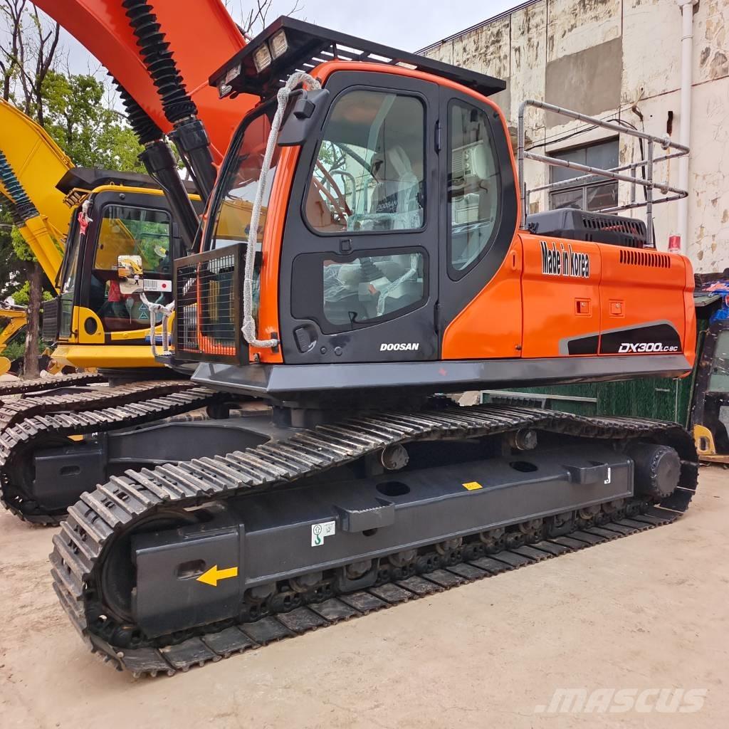 Doosan DX 300 Bageri gusjeničari