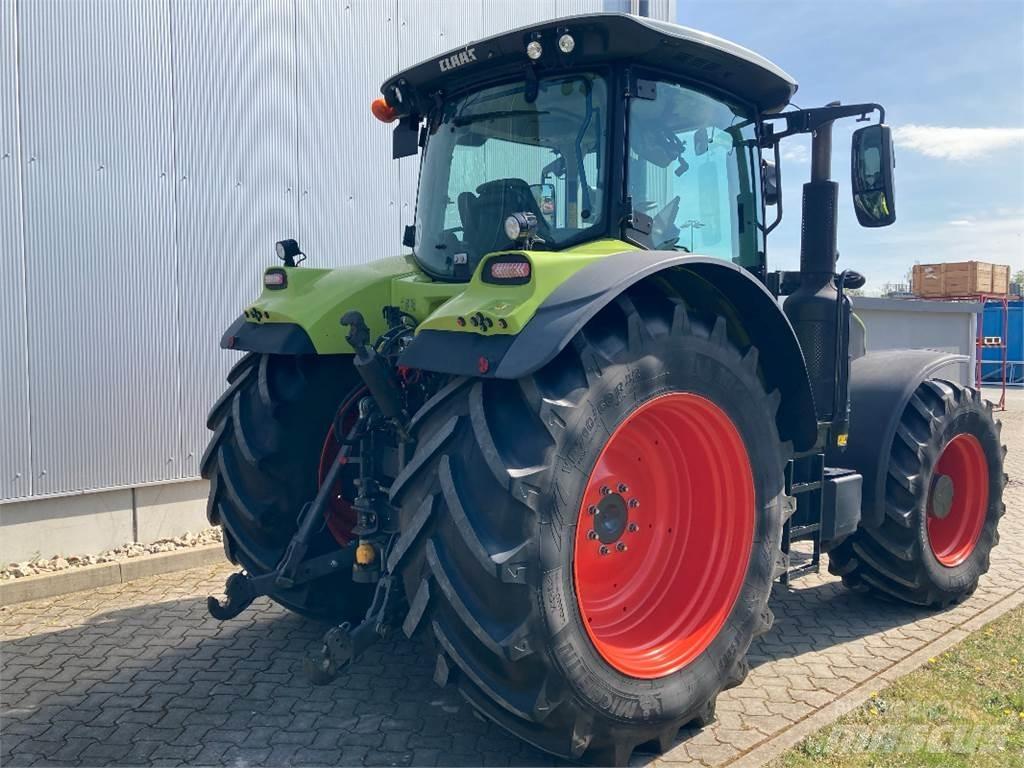CLAAS ARION 660 Traktori