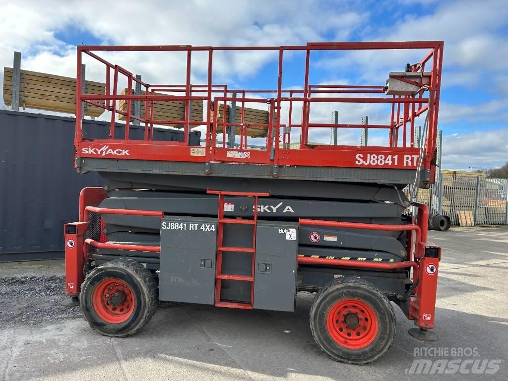 SkyJack SJ 8841 RT Škaraste platforme