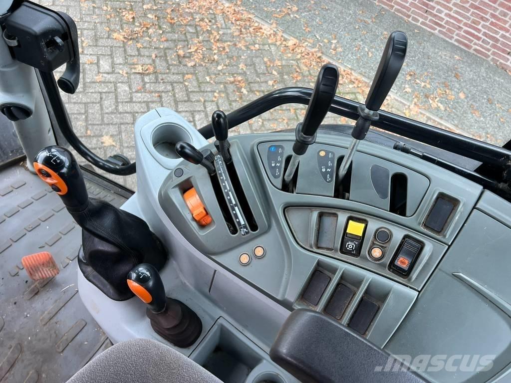 CLAAS Atos 230 Traktori
