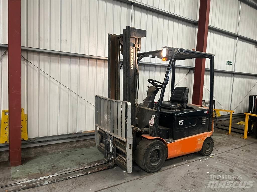 Doosan B25X-5 Električni viličari