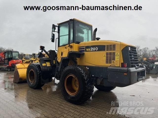 Komatsu WA 200 Utovarivači na kotačima