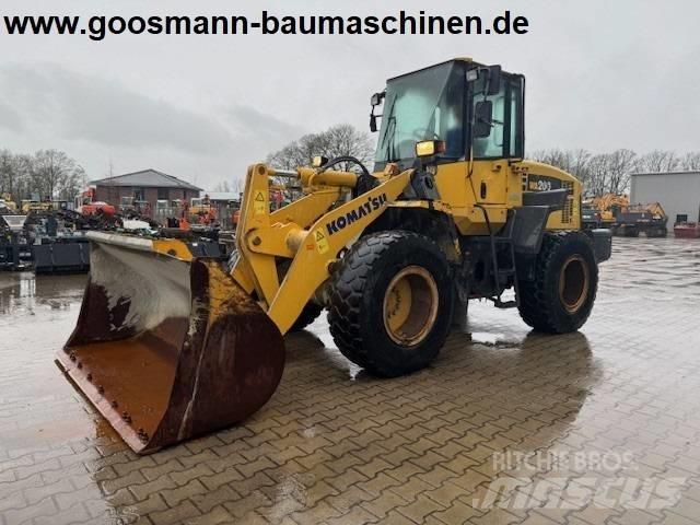 Komatsu WA 200 Utovarivači na kotačima