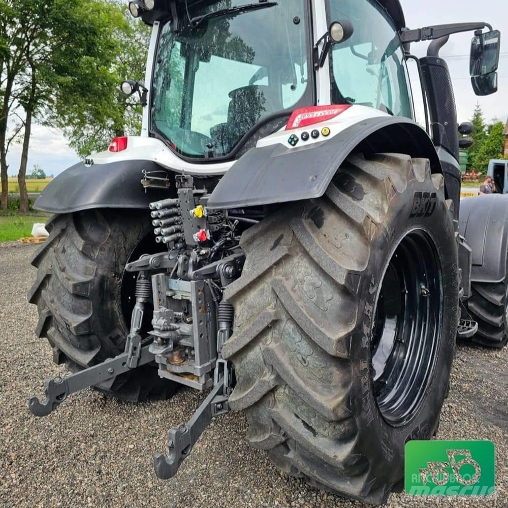 Valtra N174 Traktori