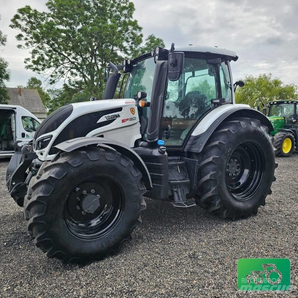 Valtra N174 Traktori