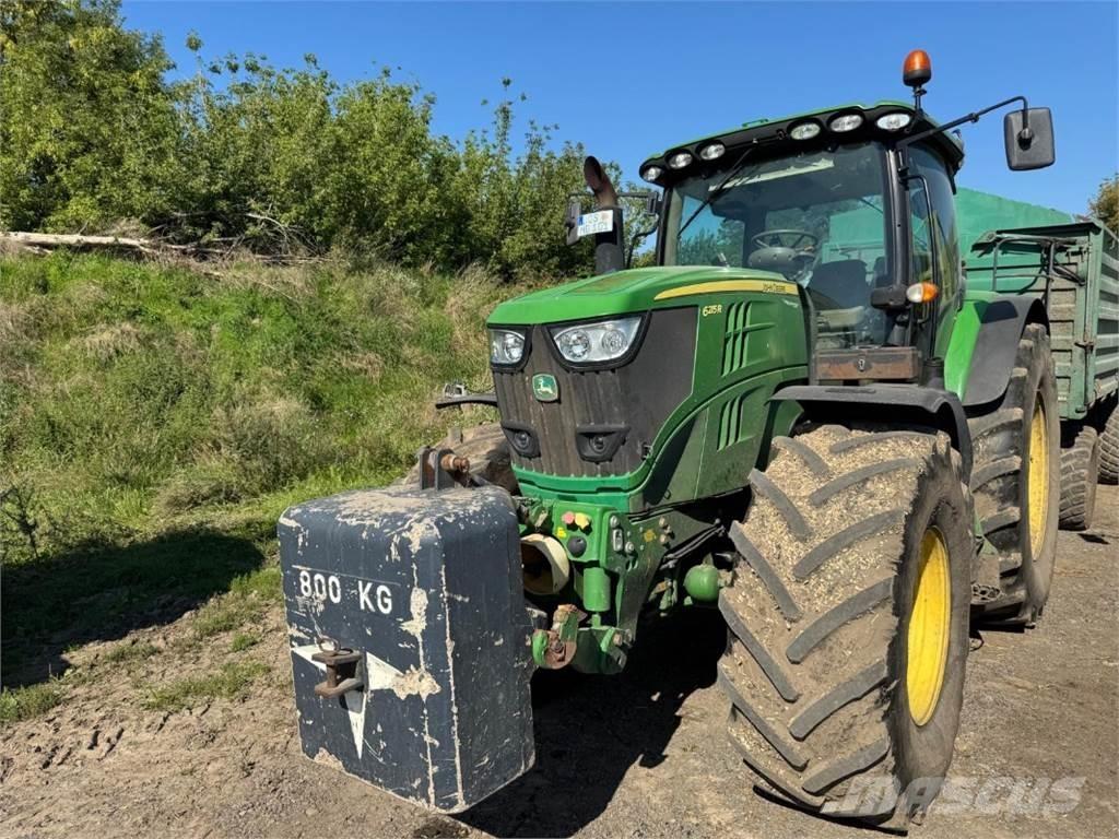 John Deere 6215 R Traktori