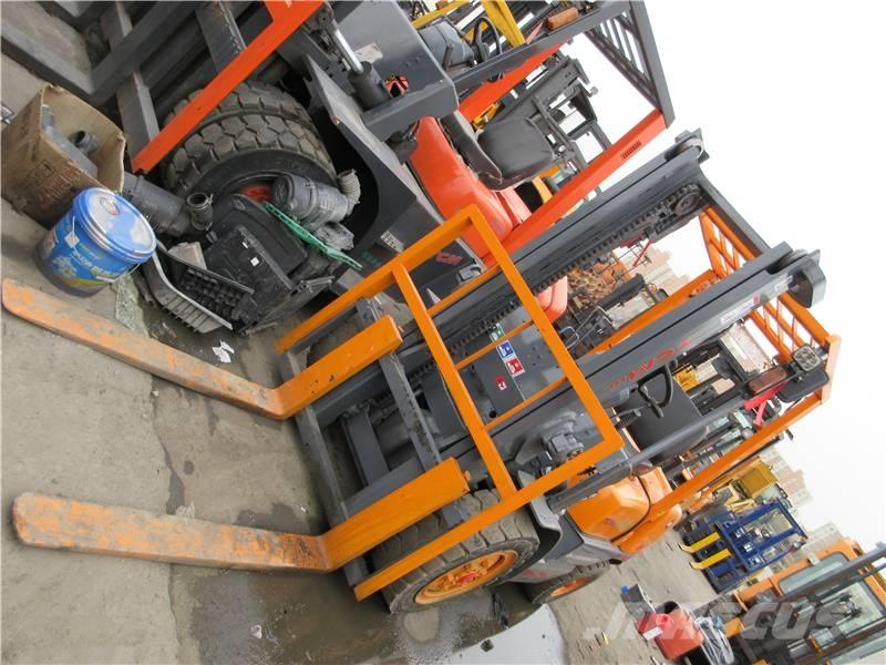 TCM FD 30 Dizelski viličari