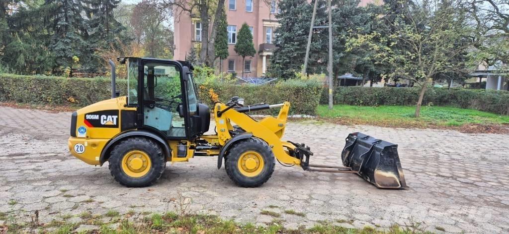 CAT 906 Utovarivači na kotačima