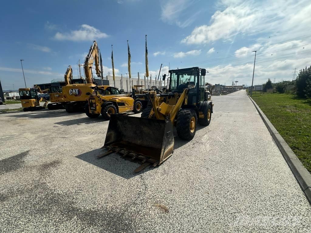 CAT 906 M Utovarivači na kotačima
