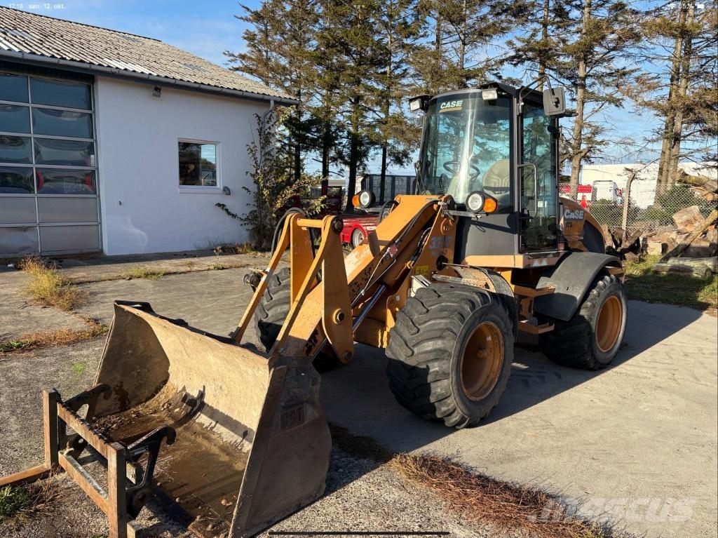 CASE 321 E Utovarivači na kotačima