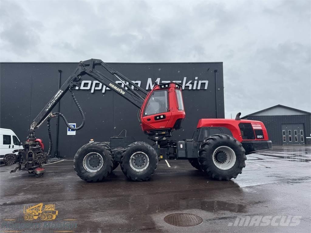 Komatsu 951 Harversteri