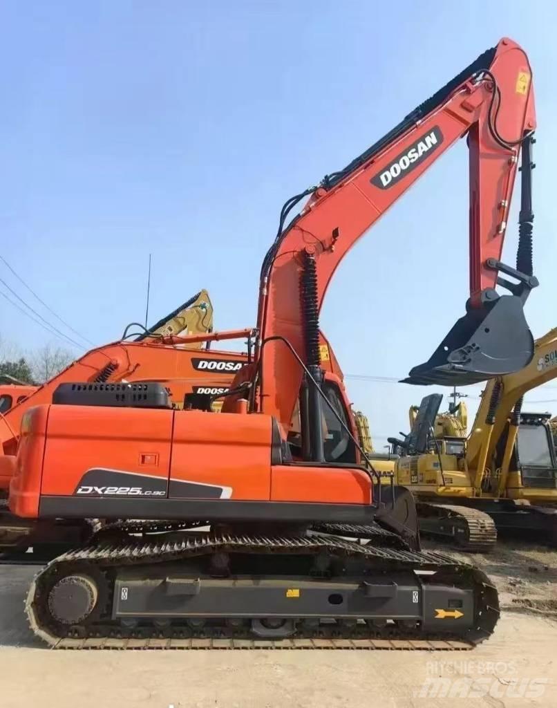 Doosan DX 225 LC Bageri gusjeničari