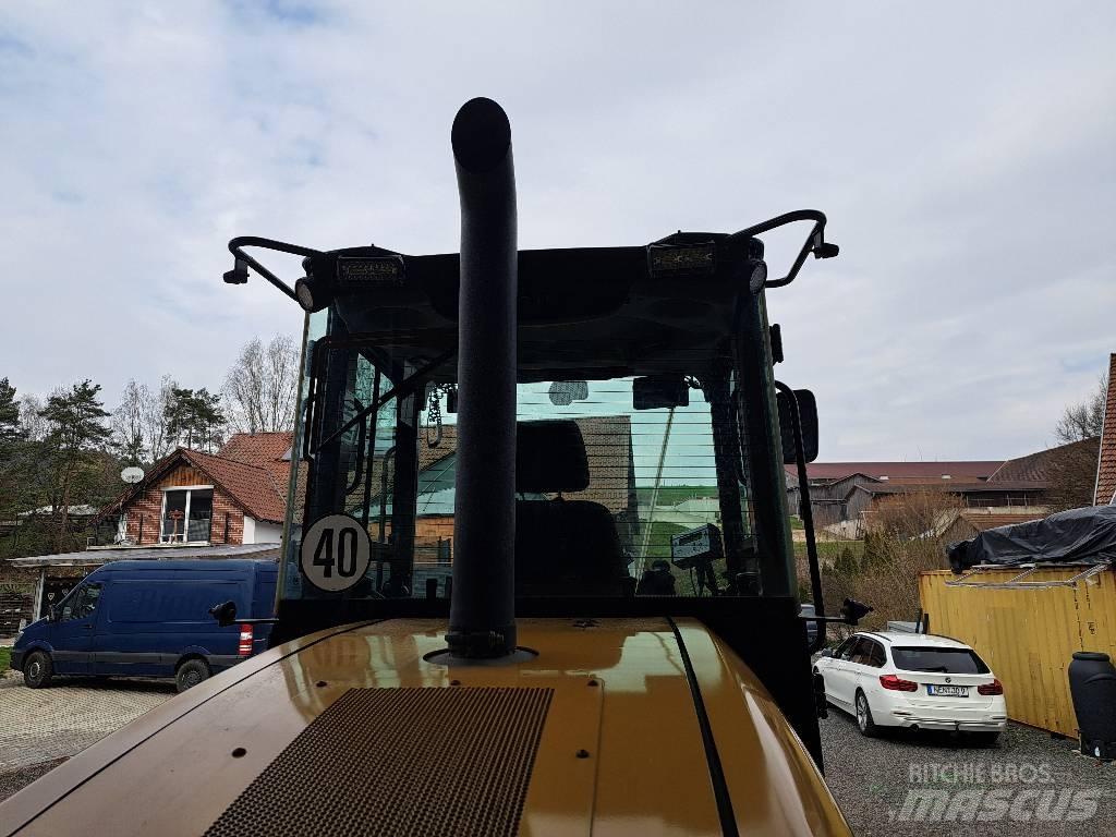 CAT 910 Utovarivači na kotačima