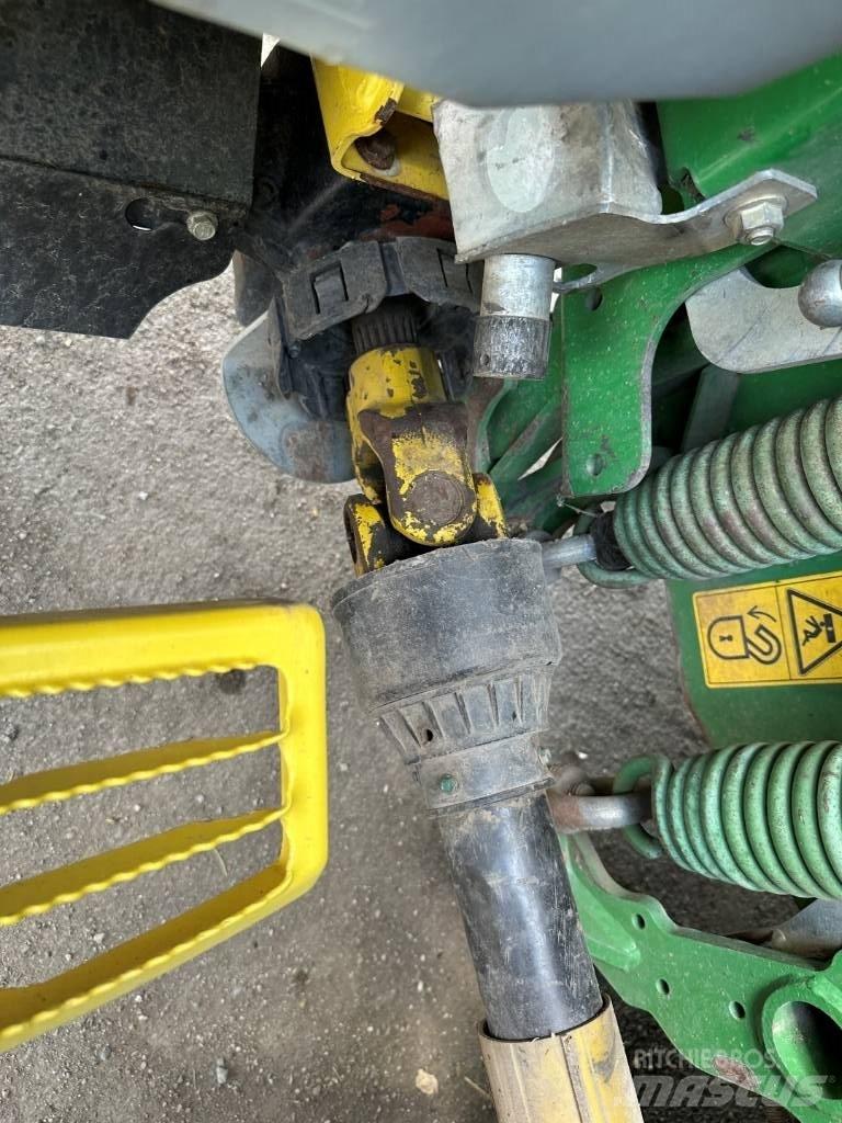 John Deere 8600 Strojevi za krmu na vlastiti pogon