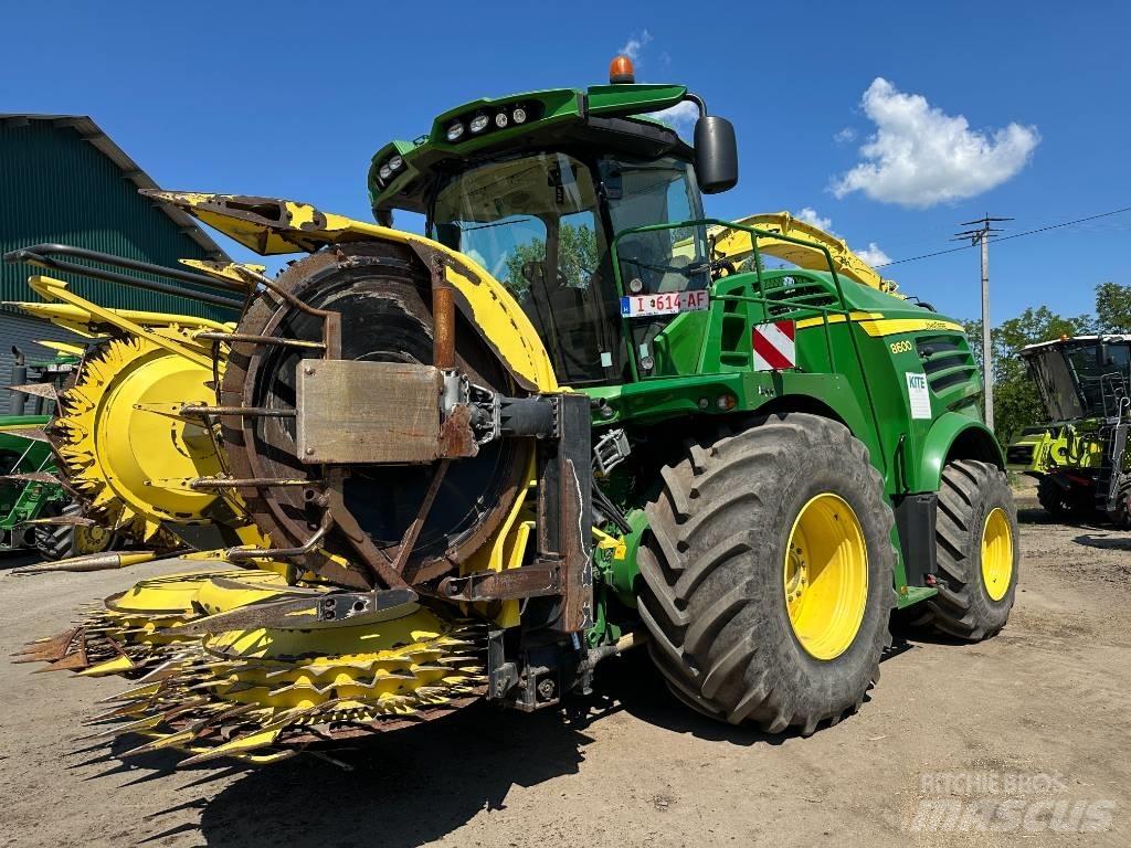 John Deere 8600 Strojevi za krmu na vlastiti pogon