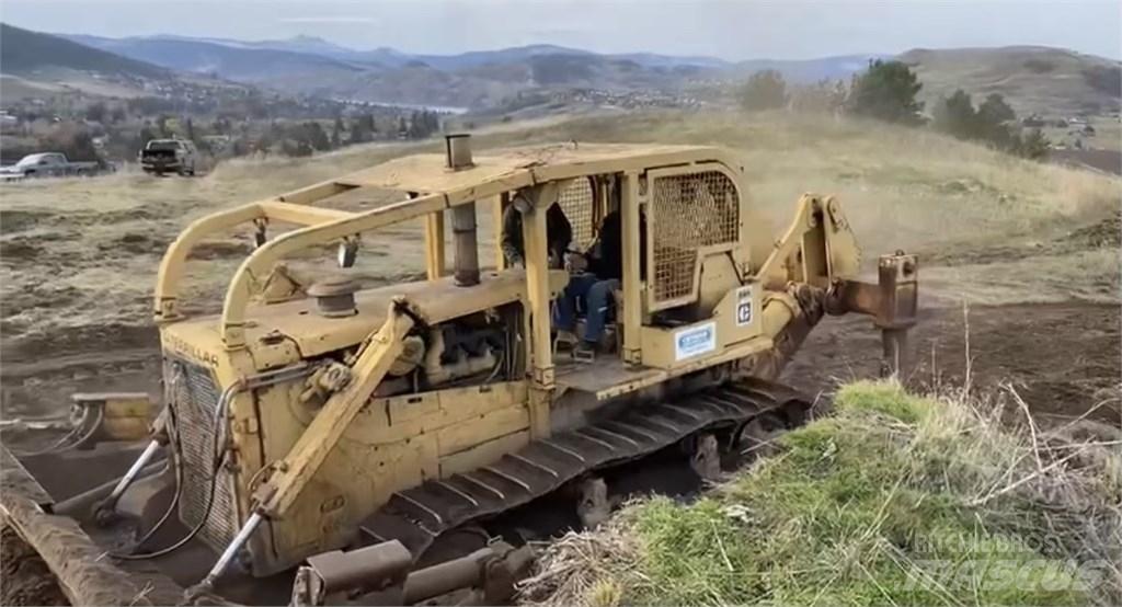 CAT D8H Buldožeri gusjeničari