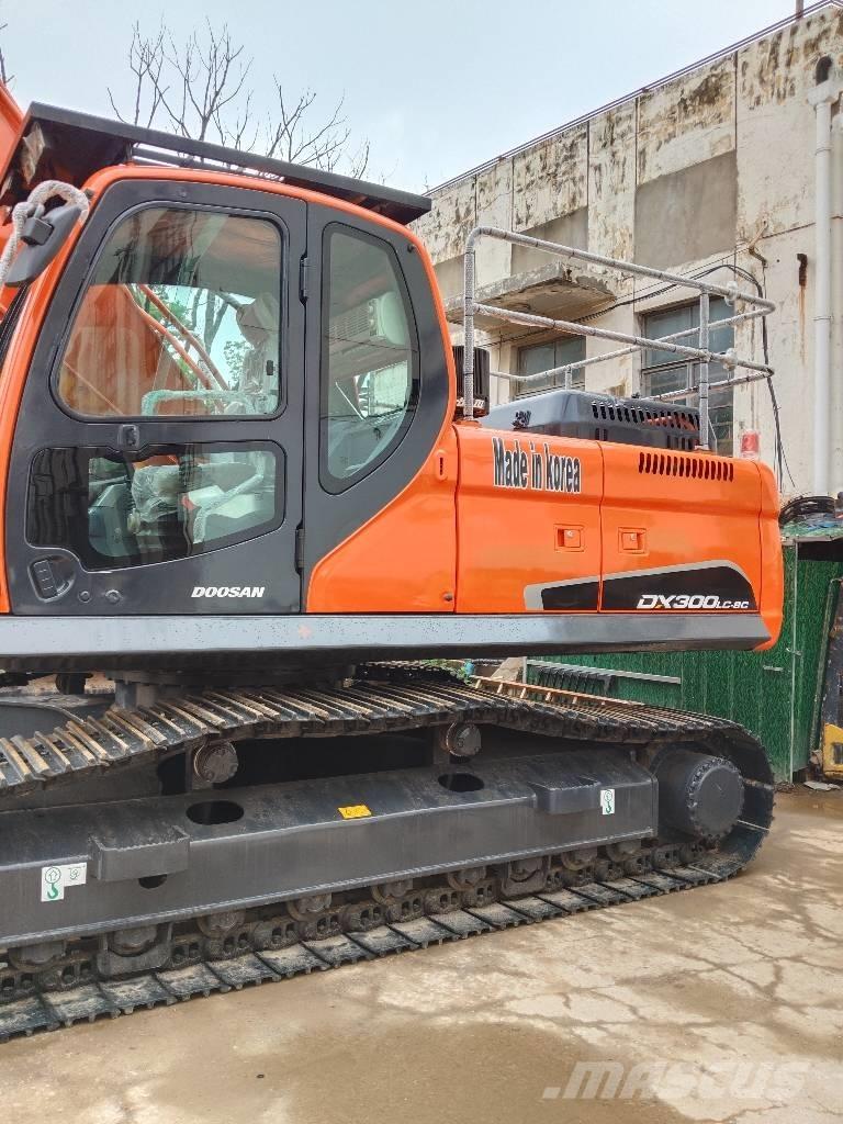 Doosan DX 300 LC Bageri gusjeničari
