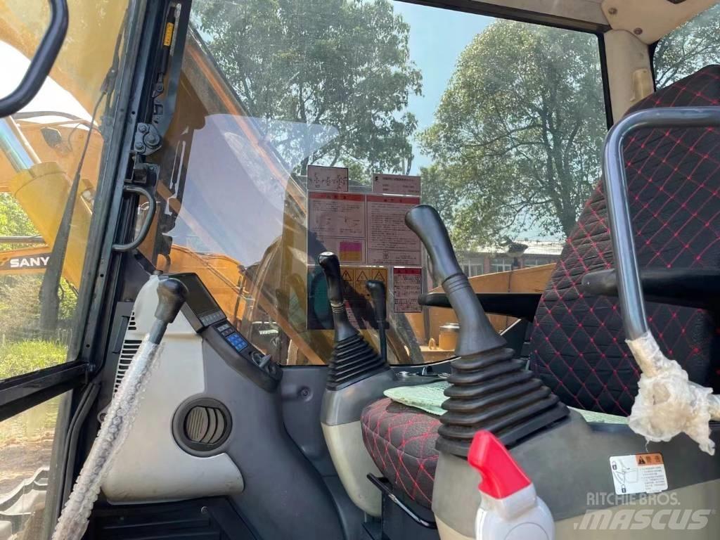 Komatsu PC70-8 Bageri gusjeničari