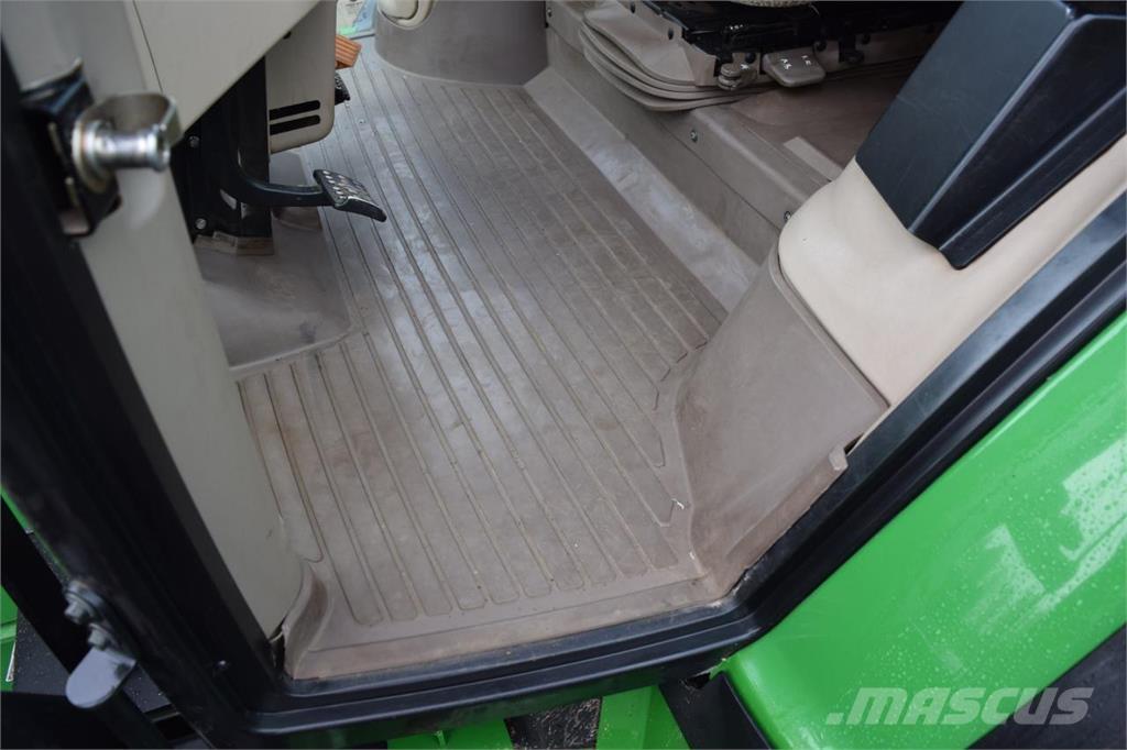 John Deere 6150 R Traktori