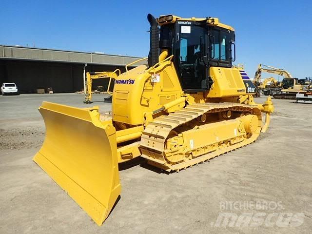 Komatsu D61EX-24 Buldožeri gusjeničari