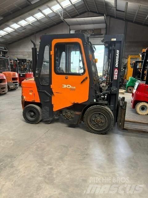 Doosan FD30 Dizelski viličari