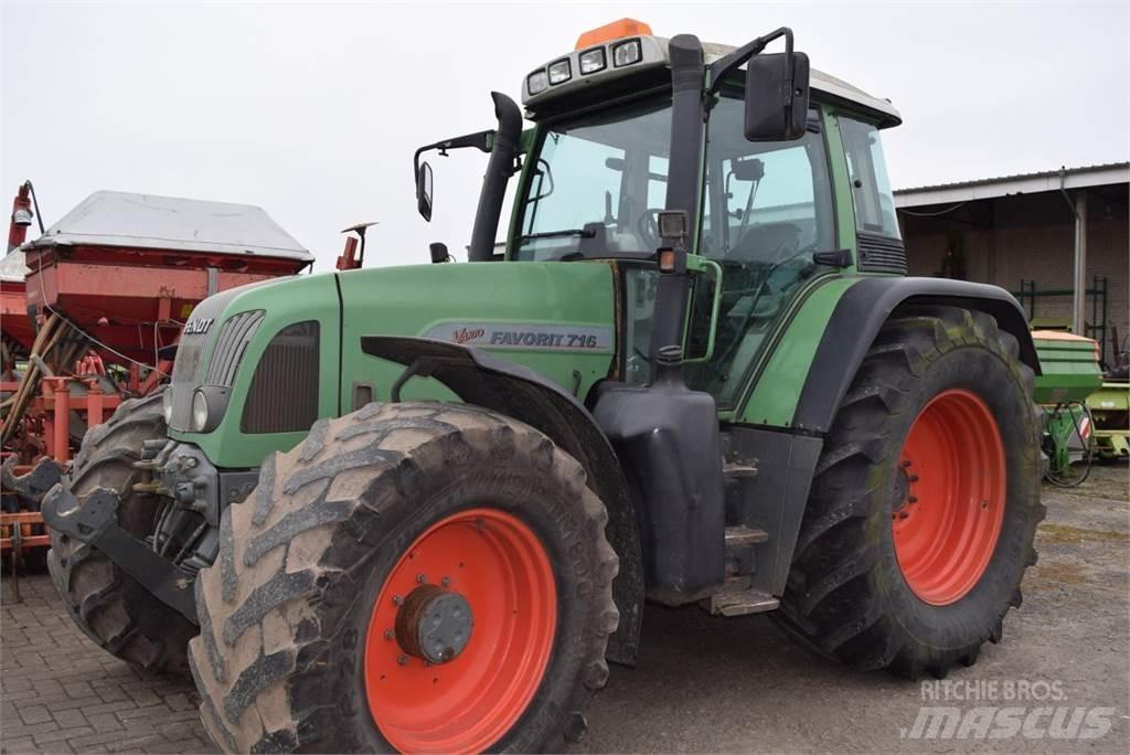 Fendt 716 Vario Traktori