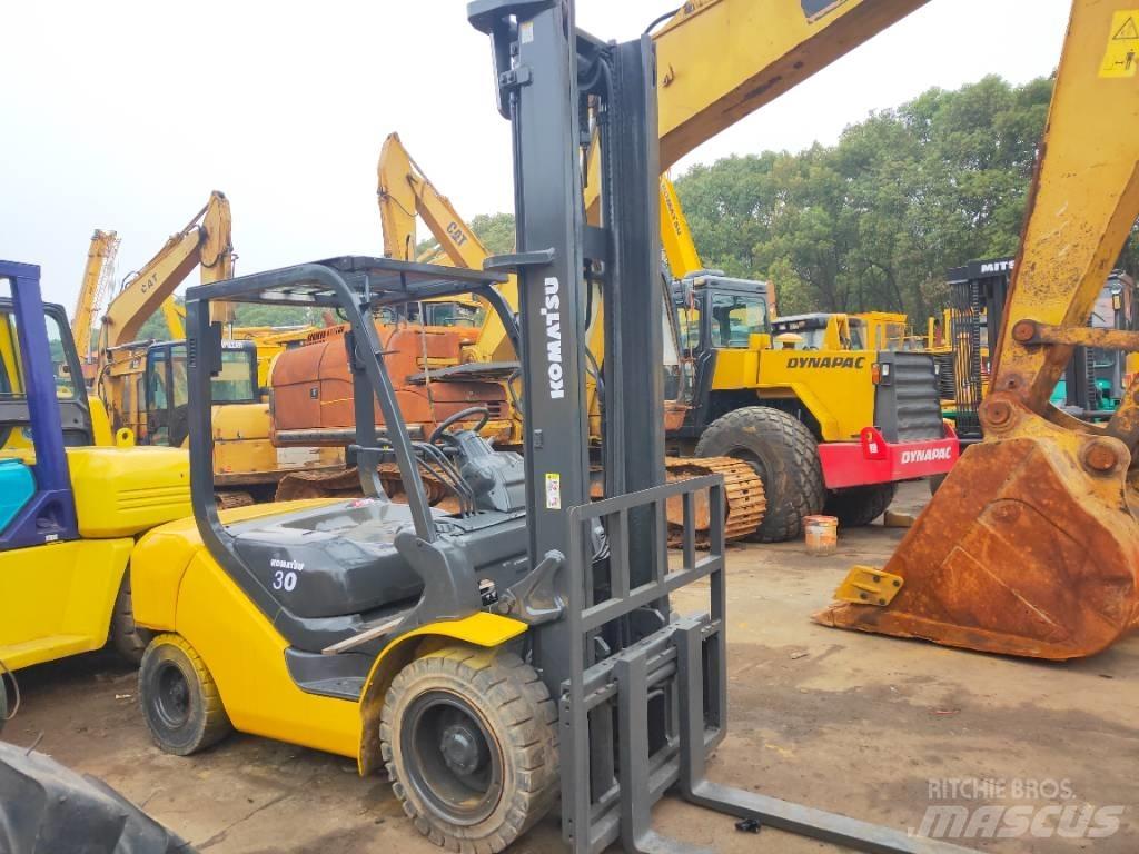 Komatsu FD 30 T-17 Dizelski viličari