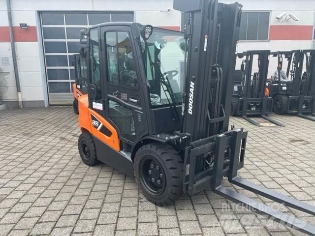 Doosan D35C-9 Dizelski viličari