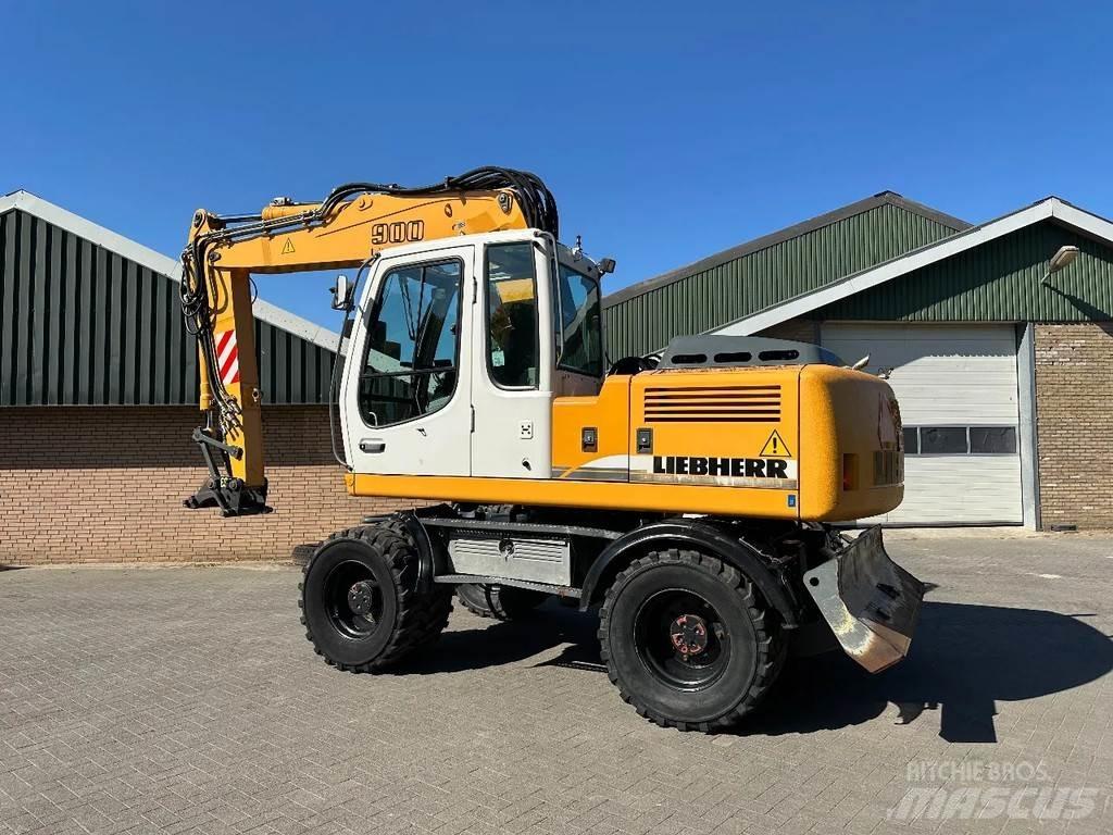 Liebherr A900C Bageri na kotačima