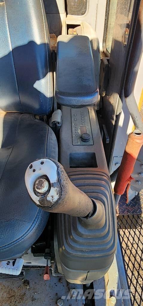 Hitachi ZX 225 USR Bageri gusjeničari
