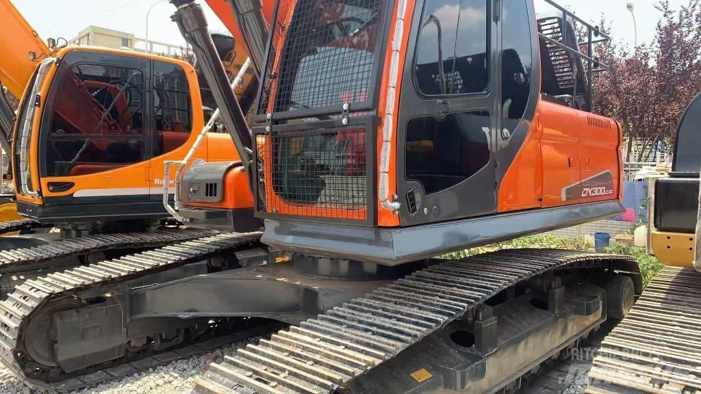 Doosan DX 300 LC Bageri gusjeničari