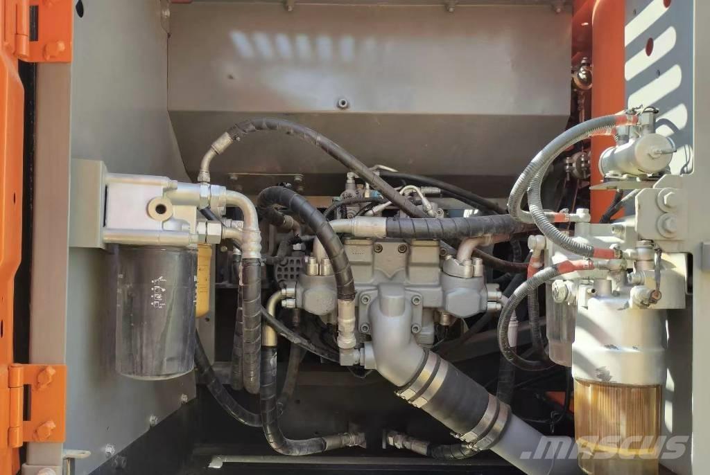 Hitachi ZX 240 Bageri gusjeničari