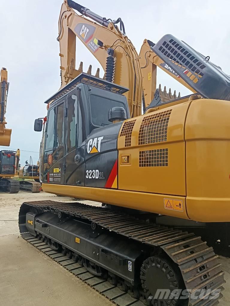 CAT 323 D2L Bageri gusjeničari