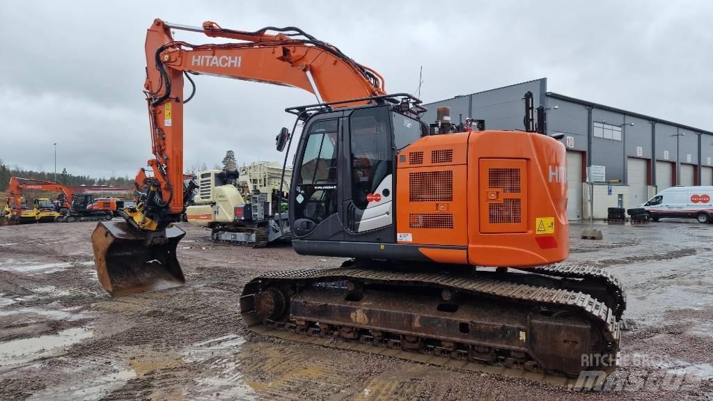 Hitachi ZX225USLC-6 Bageri gusjeničari