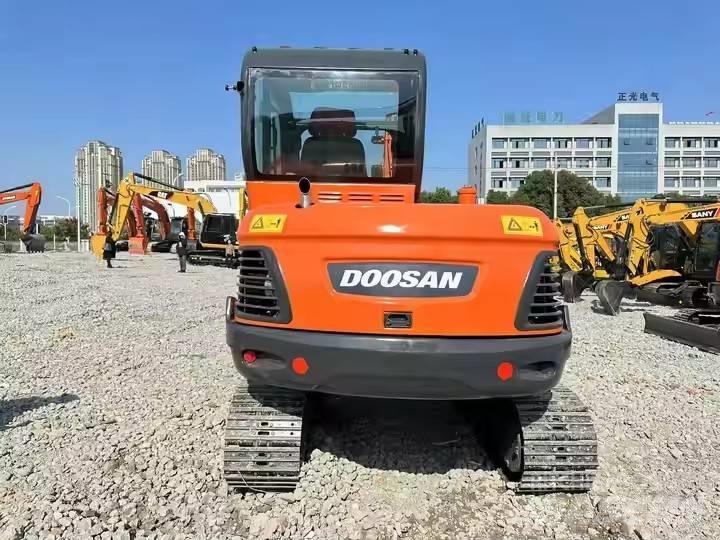 Doosan DX60-9C Bageri gusjeničari