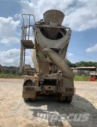 Iveco Trakker 440 Kamioni mikseri za beton