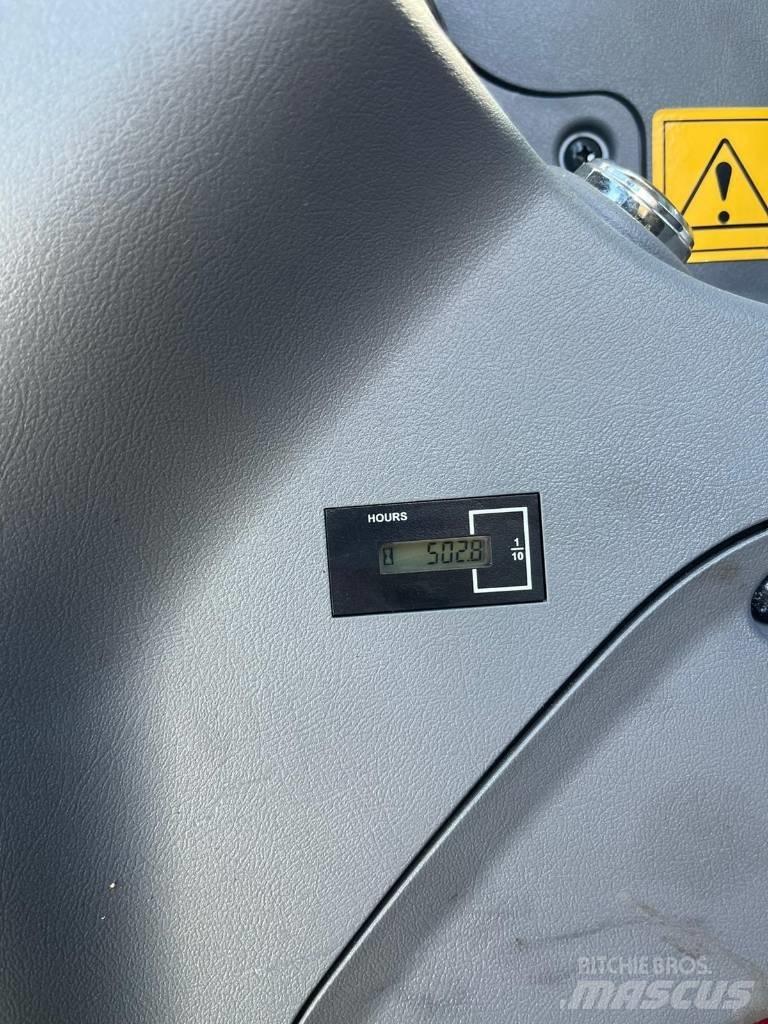 Hyundai HW 65 A Bageri na kotačima