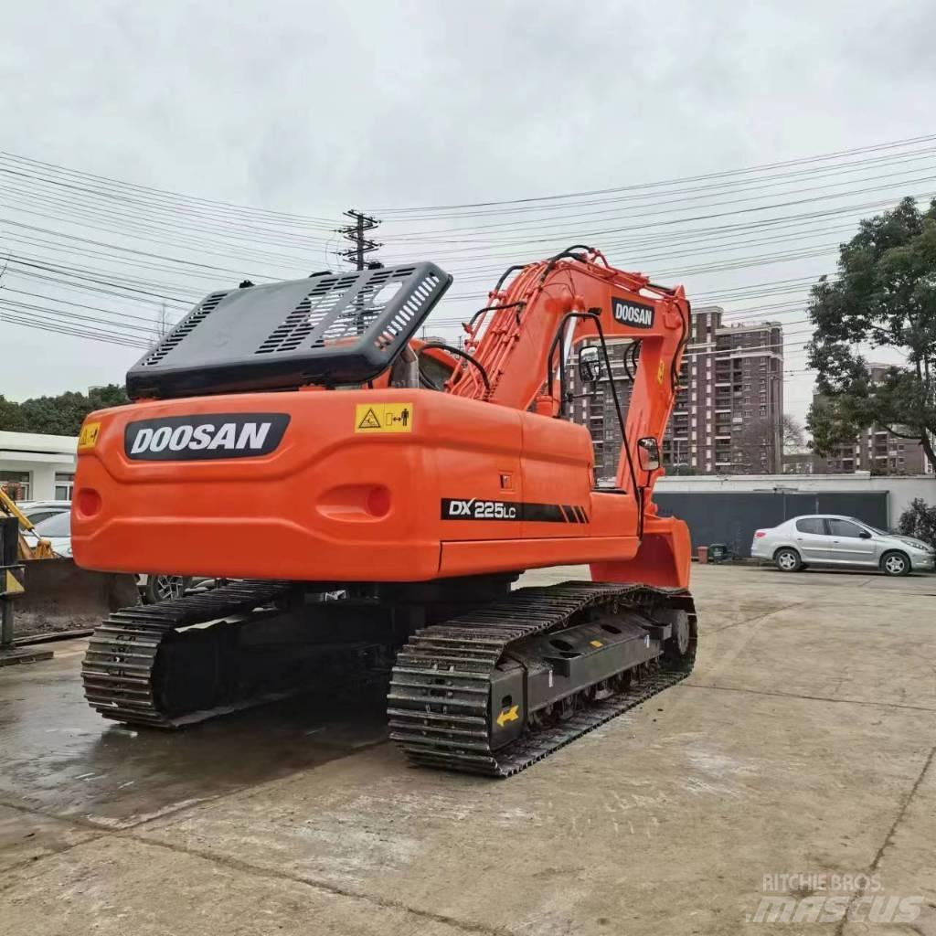 Doosan DX 225 LC Bageri gusjeničari
