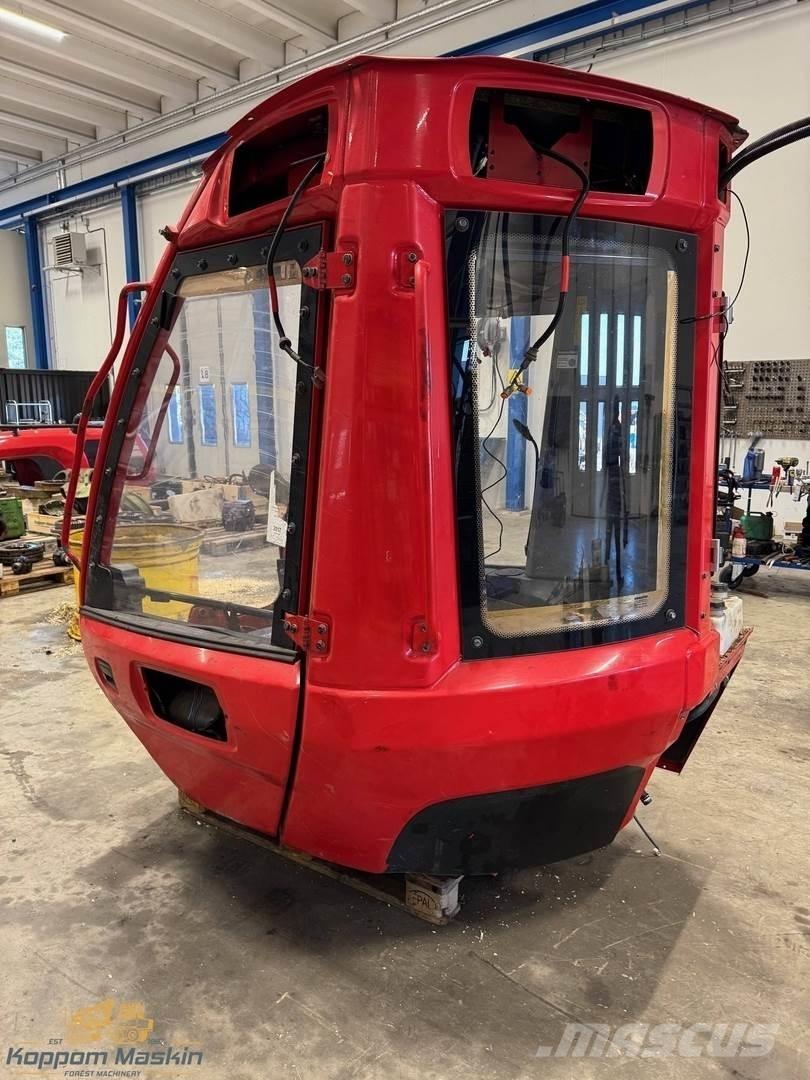 Komatsu 951 Kabine i unutrašnjost
