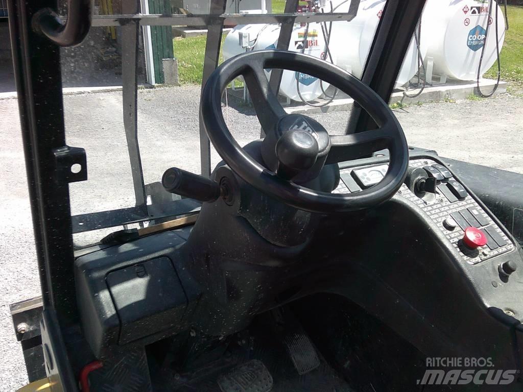 JCB 35 D Terenski viličar