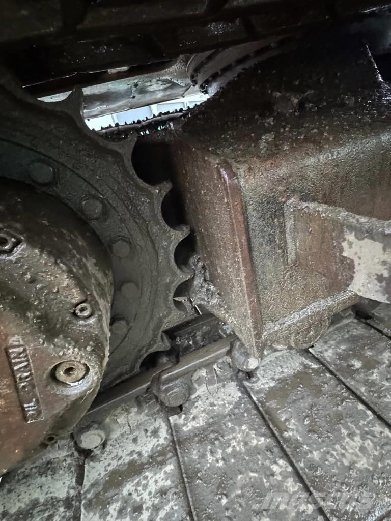 JCB JS 130 Bageri gusjeničari